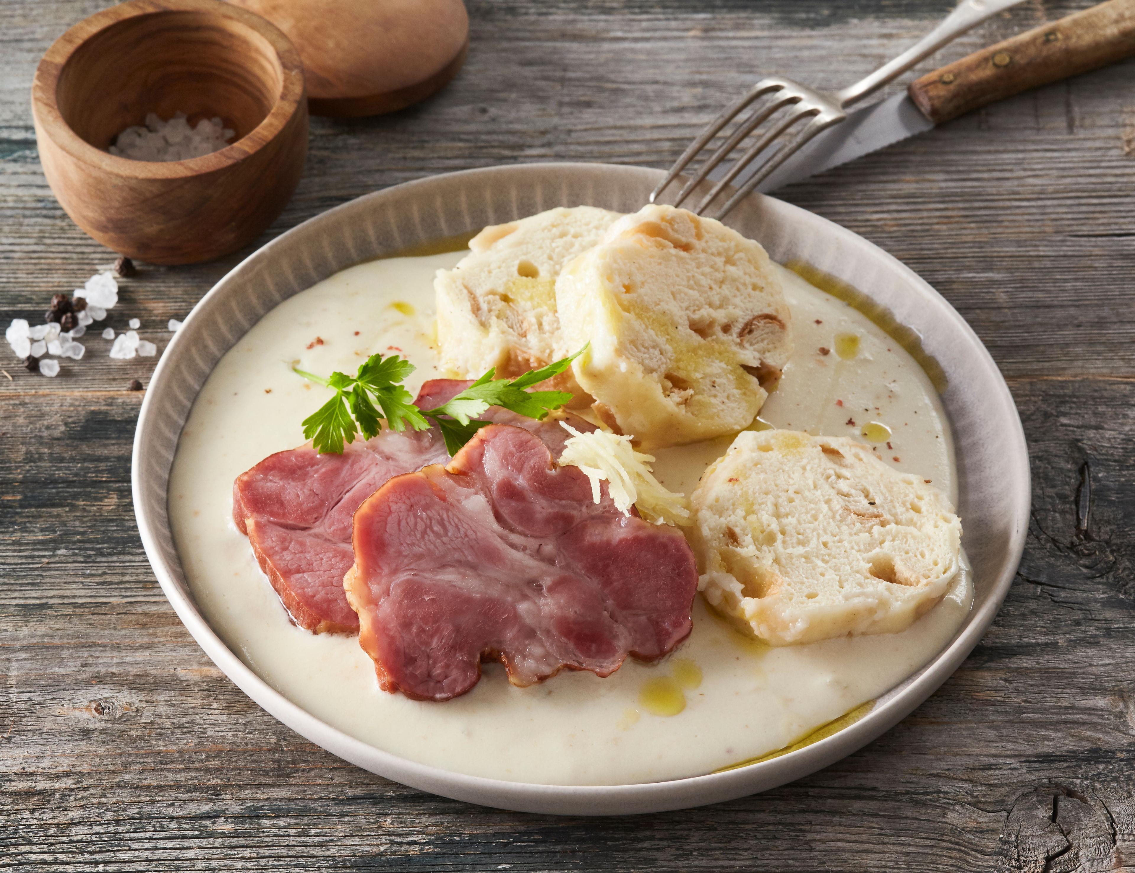 Chrenová omáčka so smotanou