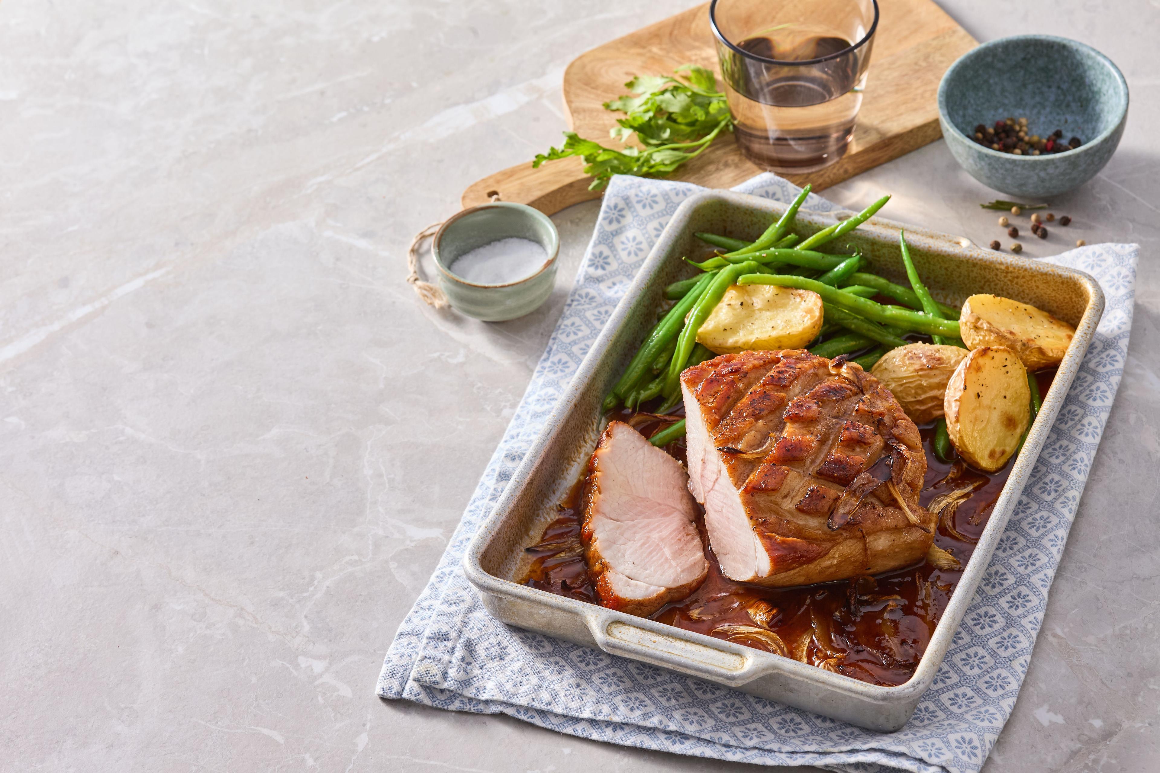 Pečené bravčové stehno v medovej marináde