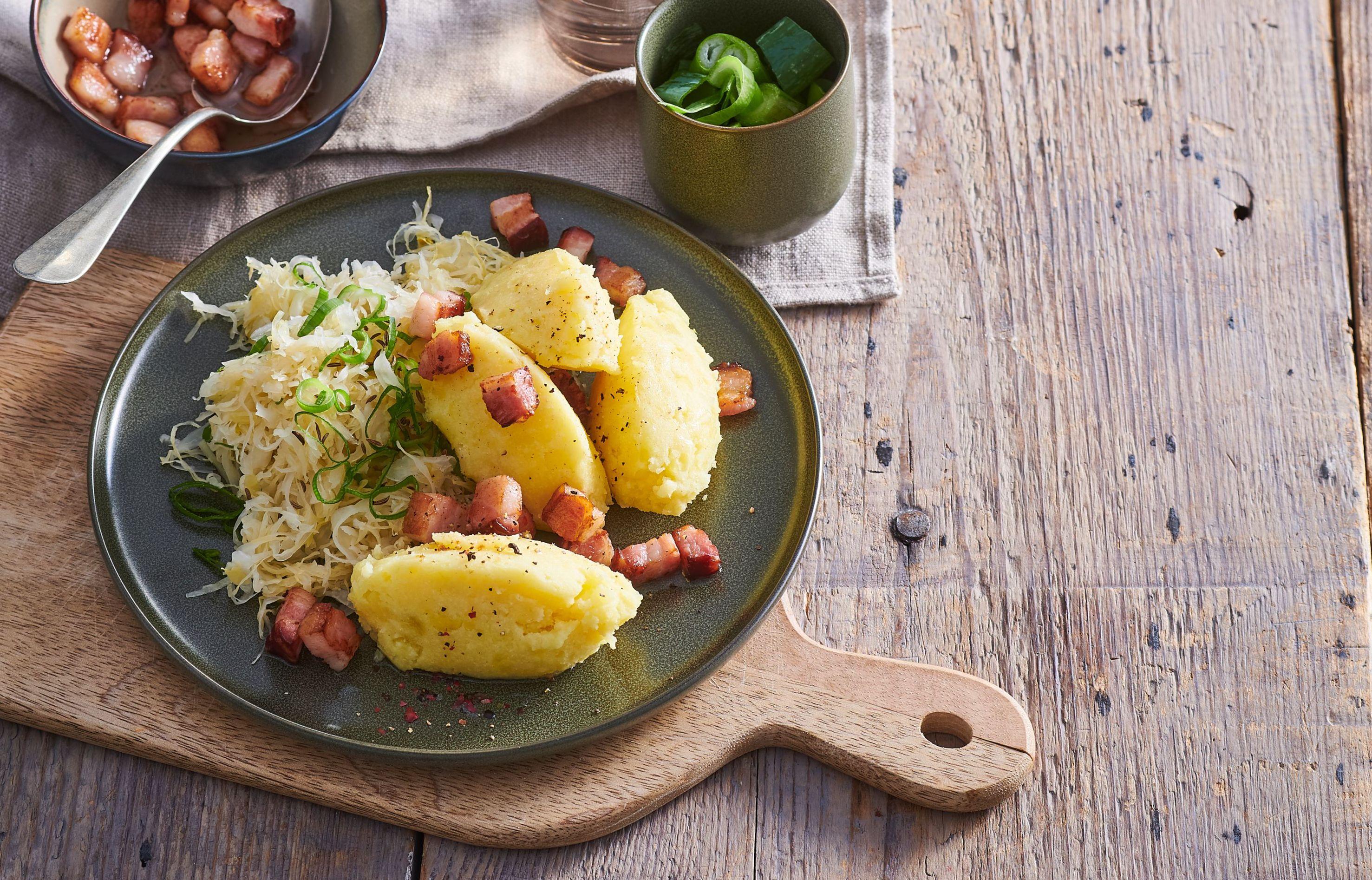 Slané "škubánky" so slaninou a kyslou kapustou