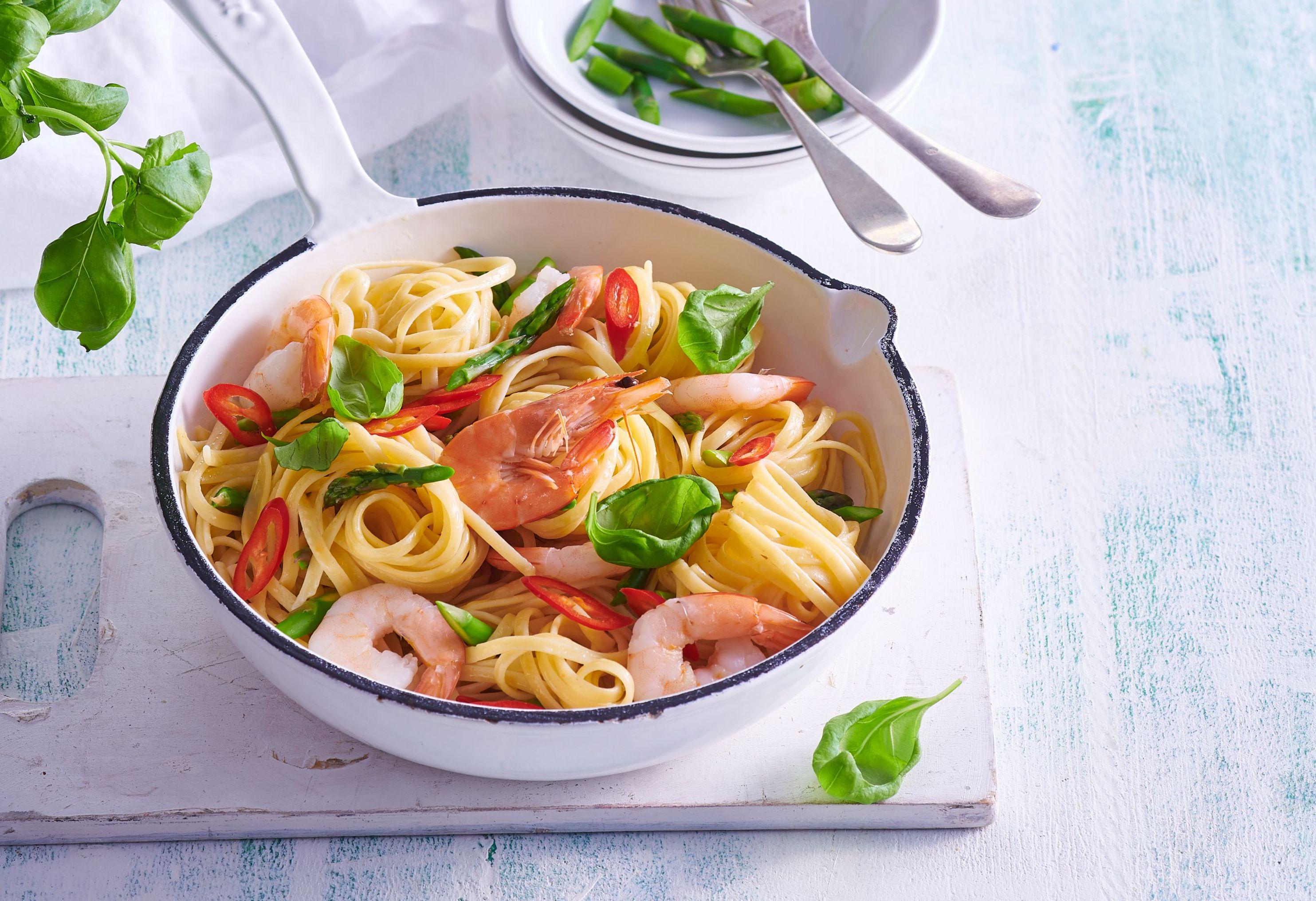 Linguine so špargľou a krevetami