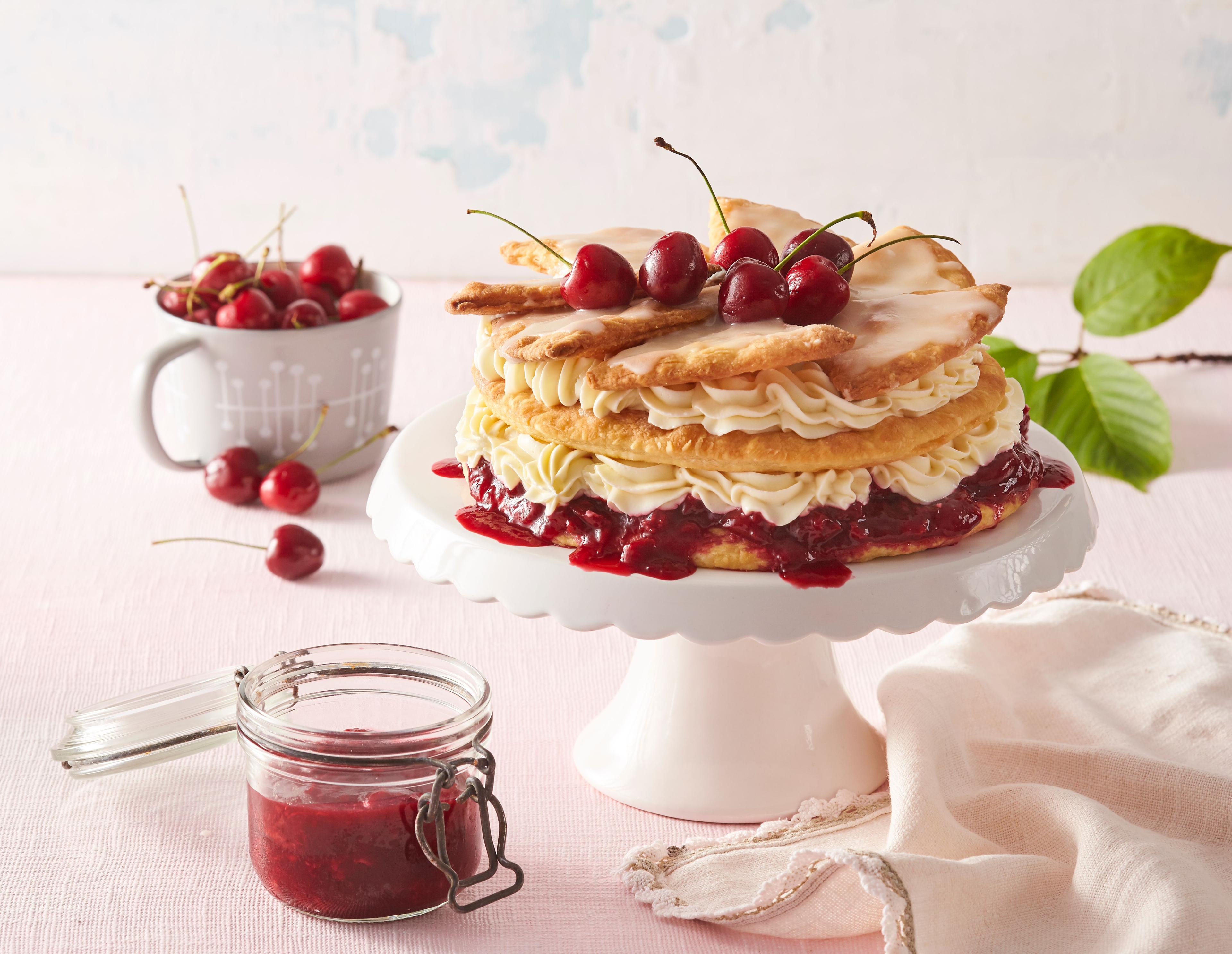 Rýchla čerešňová torta z lístkového cesta