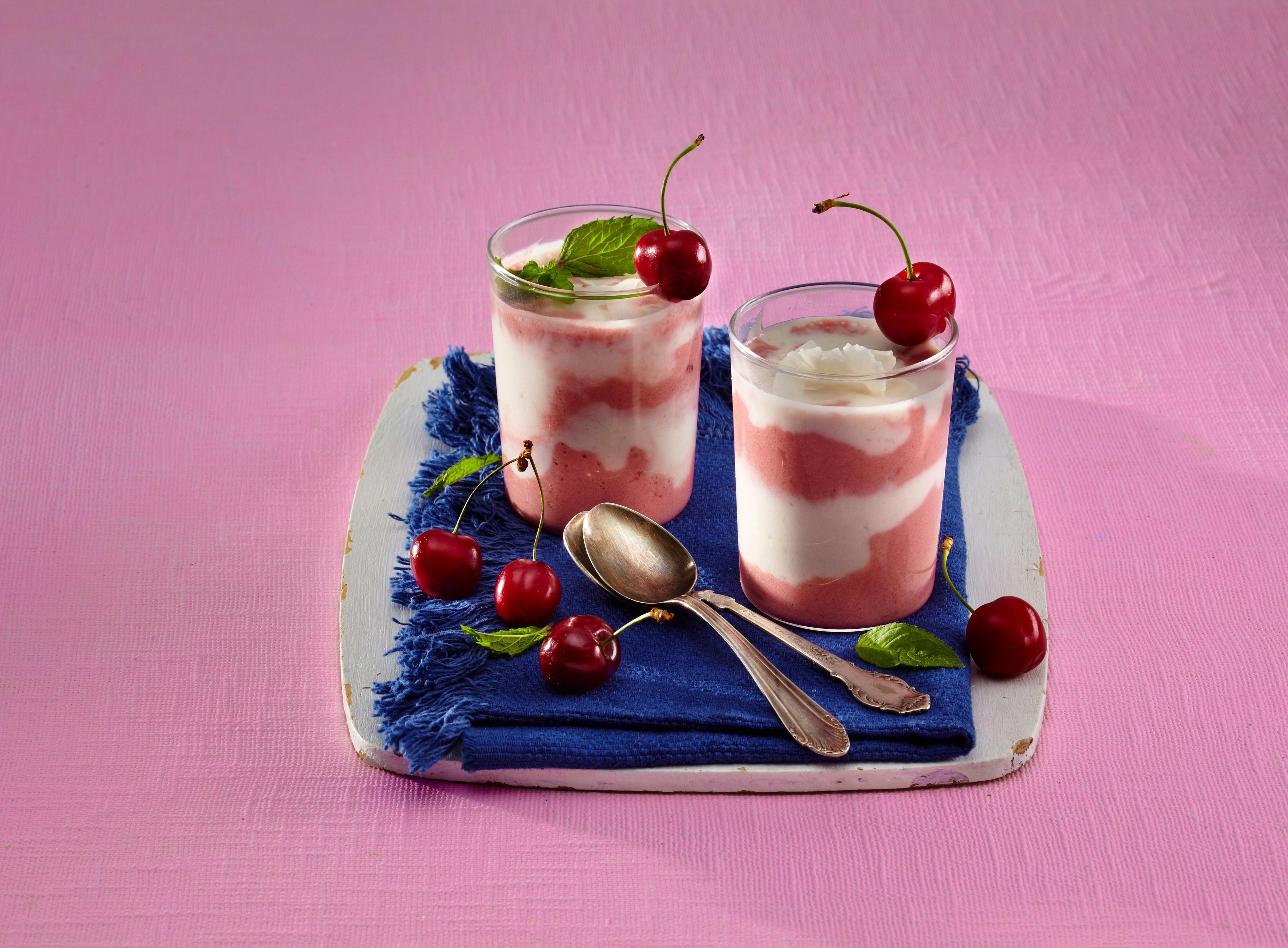 Višňové smoothie s kokosom