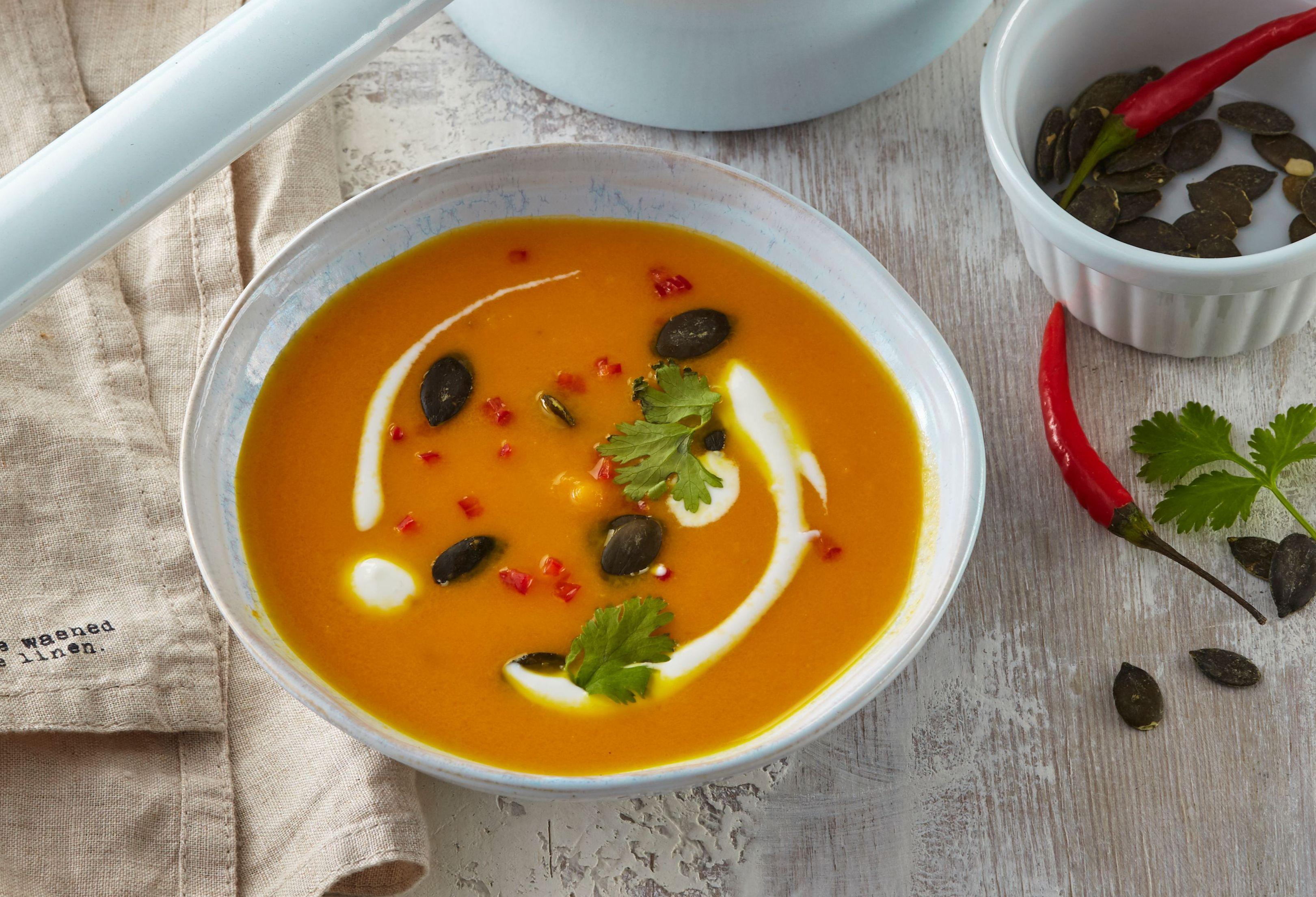 Farebná mrkvová polievka