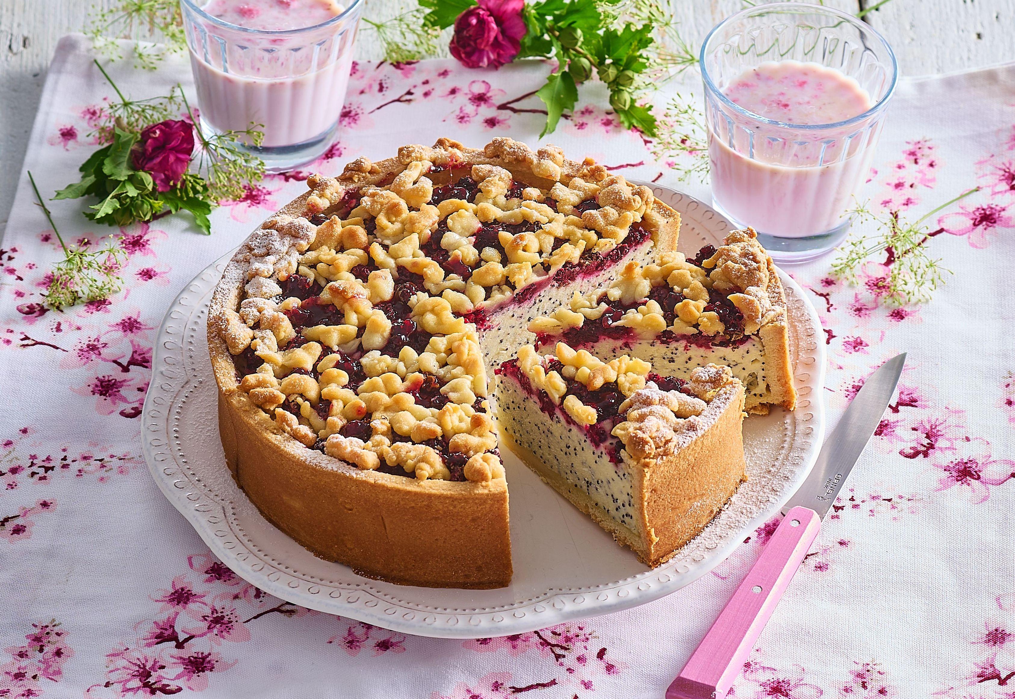 Makový cheesecake s černicami