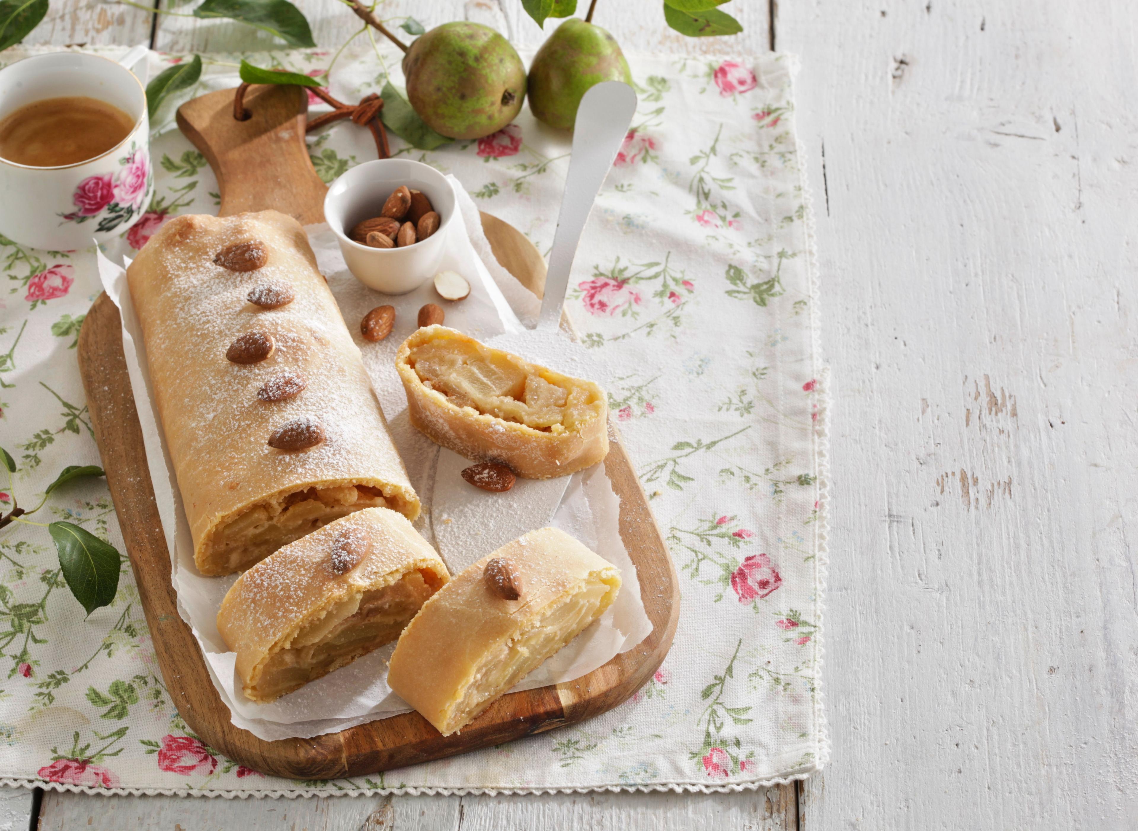 Hruškový závin s marcipánom