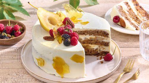 Perníková torta s hruškami a karamelom