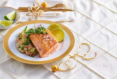 Vianočný losos so zeleninovou quinoou