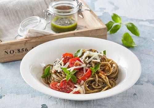 Špagety s domácim pestom