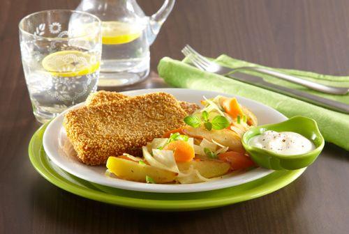 Balkánsky syr v sezame s dusenou zimnou zeleninou