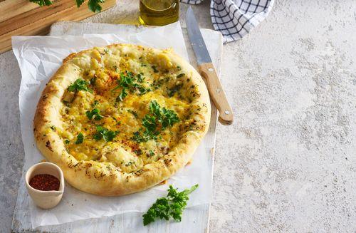 Chlebové placky s cheddarom