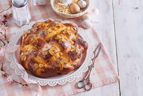 Korenený mazanec so sušenými marhuľami