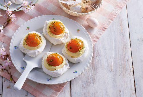 Penové vajíčka s krémom a marhuľami