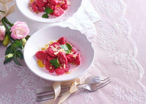 Gnocchi z červenej repy s parmezánovou omáčkou