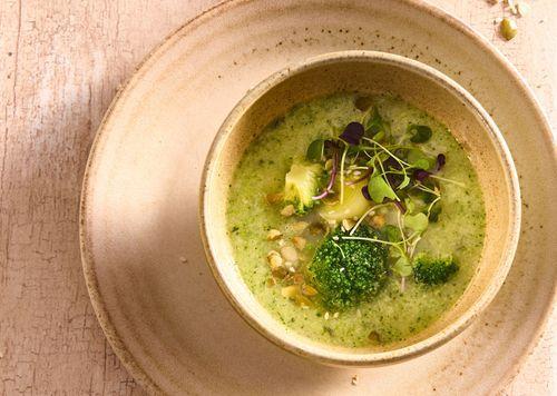 Brokolicová polievka s mätou