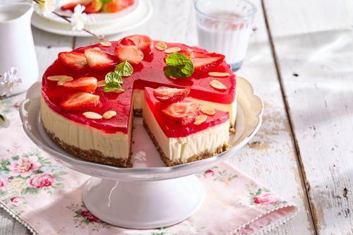Nepečený cheesecake s jahodovým želé