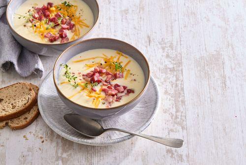 Krémová polievka so syrom a slaninou