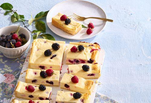 Krupicový koláč s ovocím