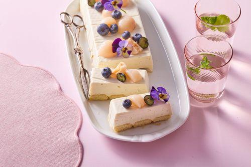 Rýchly cheesecake s liči a čučoriedkami
