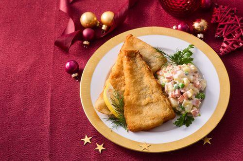 Smažený zubáč so zemiakovým šalátom