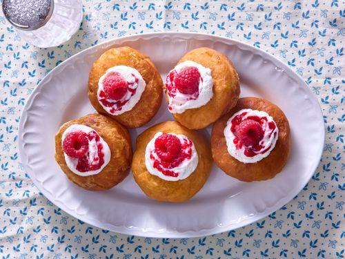 Šišky s ricottovým krémom a malinovým prelivom