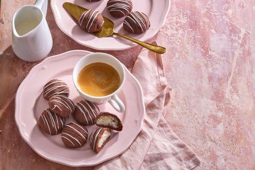 Čokoládové sušienky s kokosovou náplňou