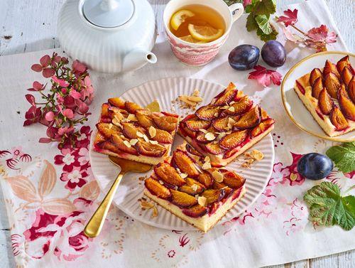 Kysnutý slivkový koláč na plech