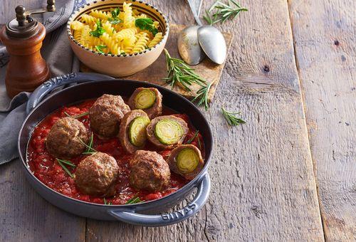 Mäsové guľôčky plnené ružičkovým kelom